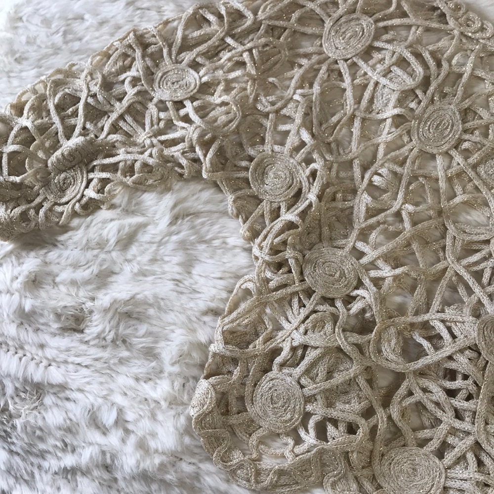 Pretty open knit top - Picture 2 of 4